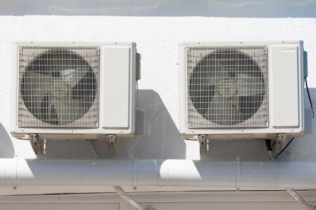 Difference between air conditioner and heat pump