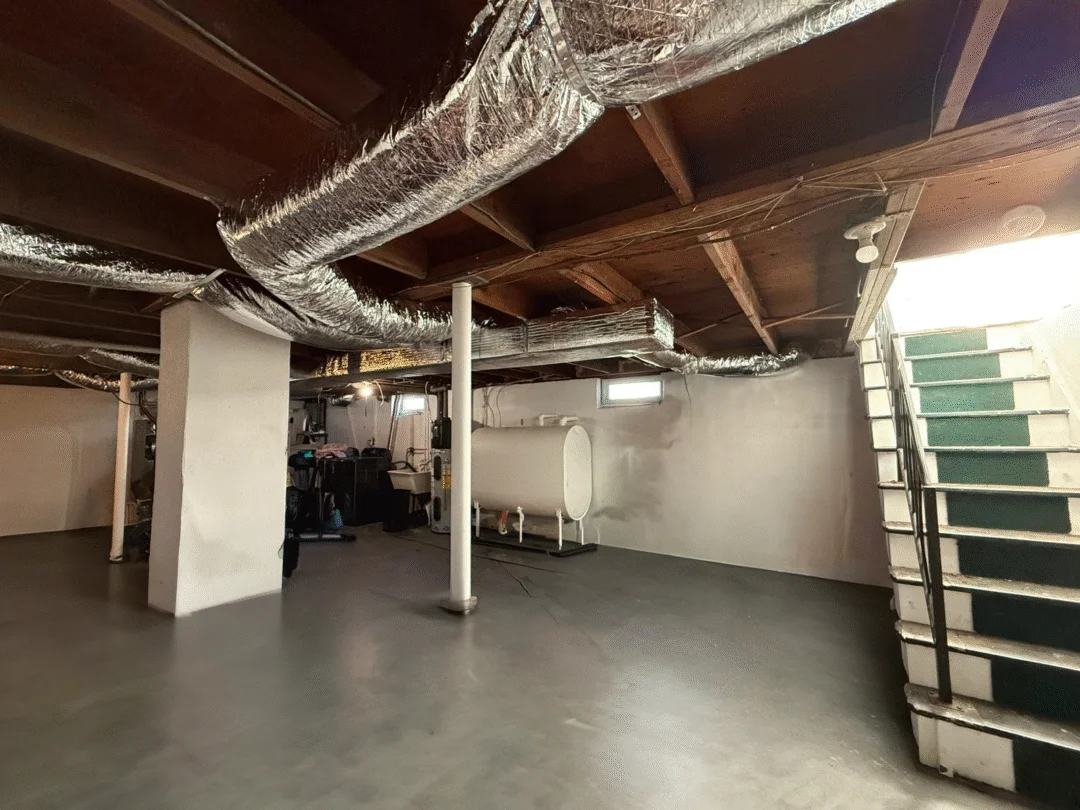 Basement HVAC ducting